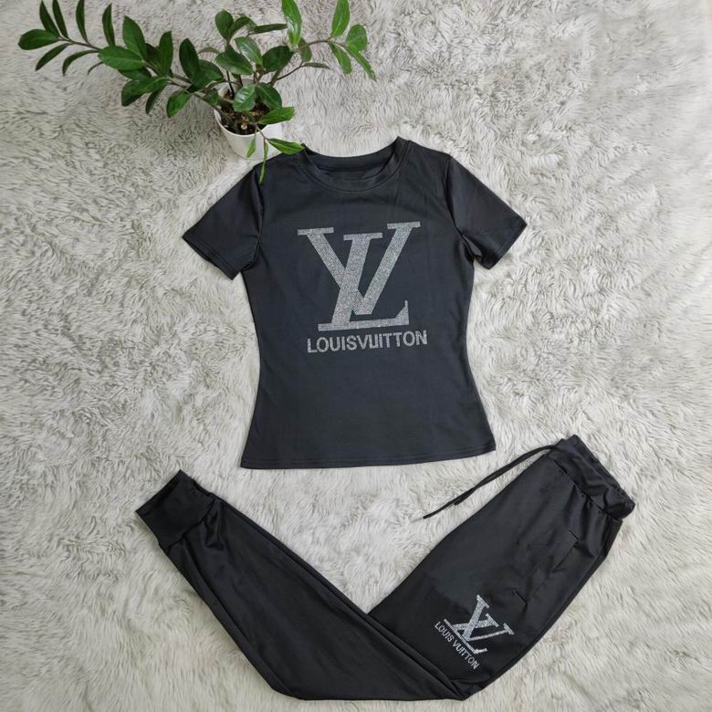 Louis Vuitton Tracksuit Wmns ID:20261003-159